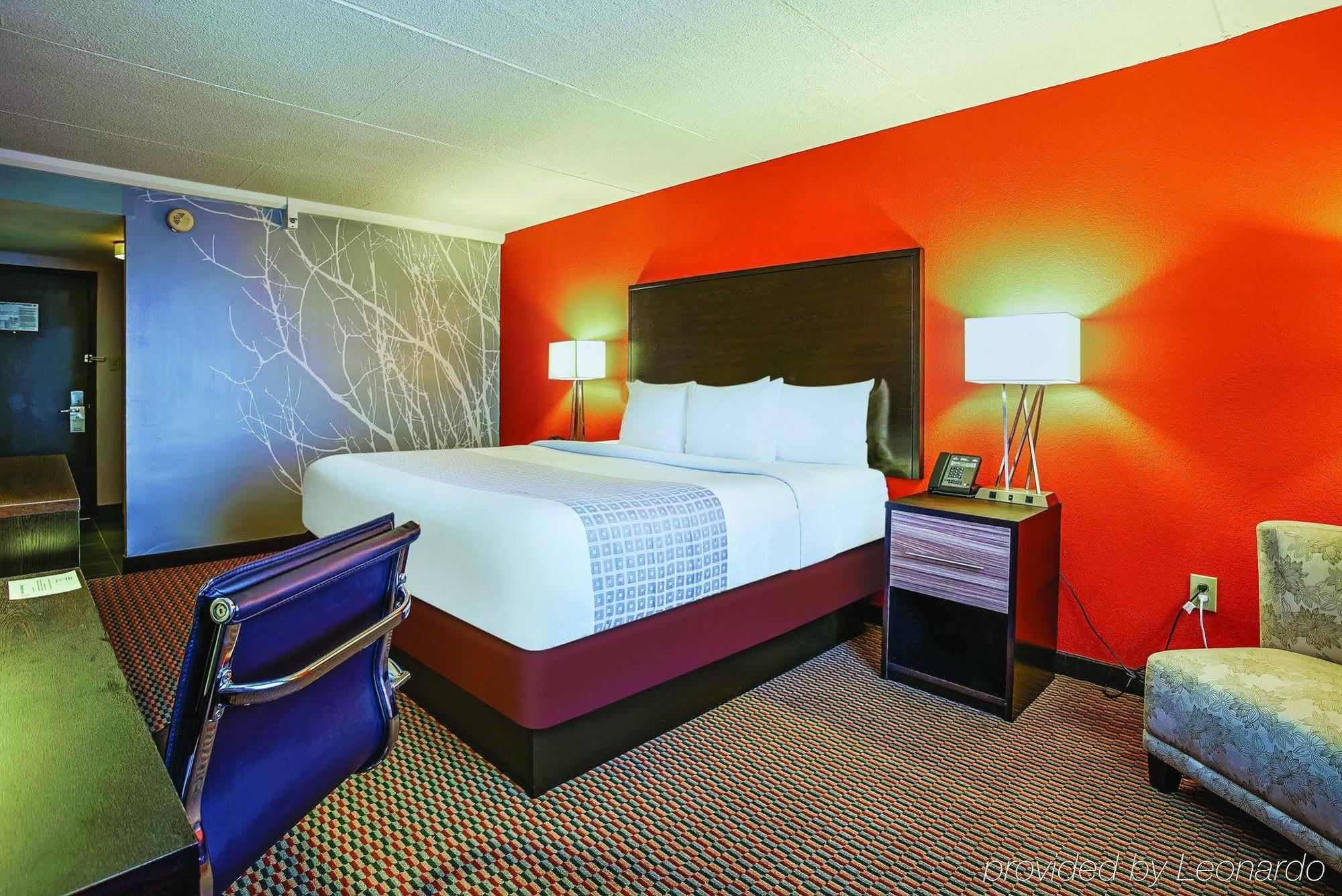 Holiday Inn & Suites Philadelphia-Runnemede/Exit 3-New Jersey Turnpike מראה חיצוני תמונה