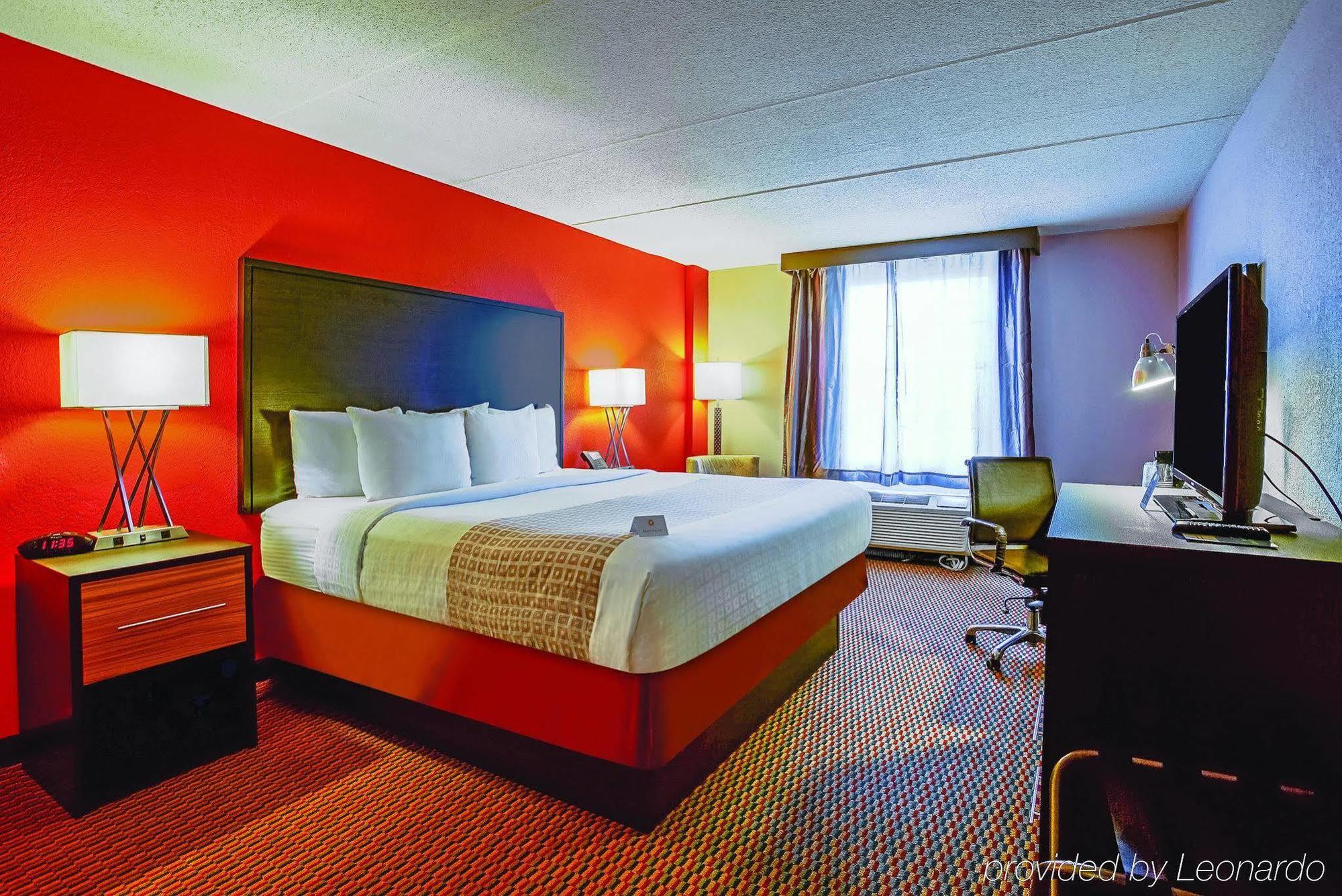 Holiday Inn & Suites Philadelphia-Runnemede/Exit 3-New Jersey Turnpike מראה חיצוני תמונה