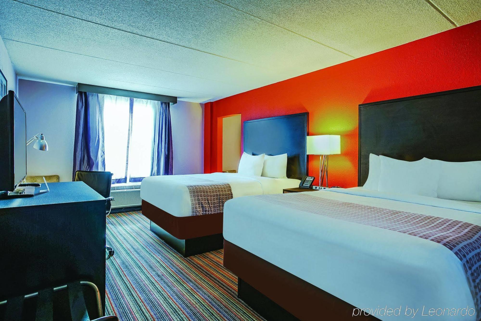 Holiday Inn & Suites Philadelphia-Runnemede/Exit 3-New Jersey Turnpike מראה חיצוני תמונה