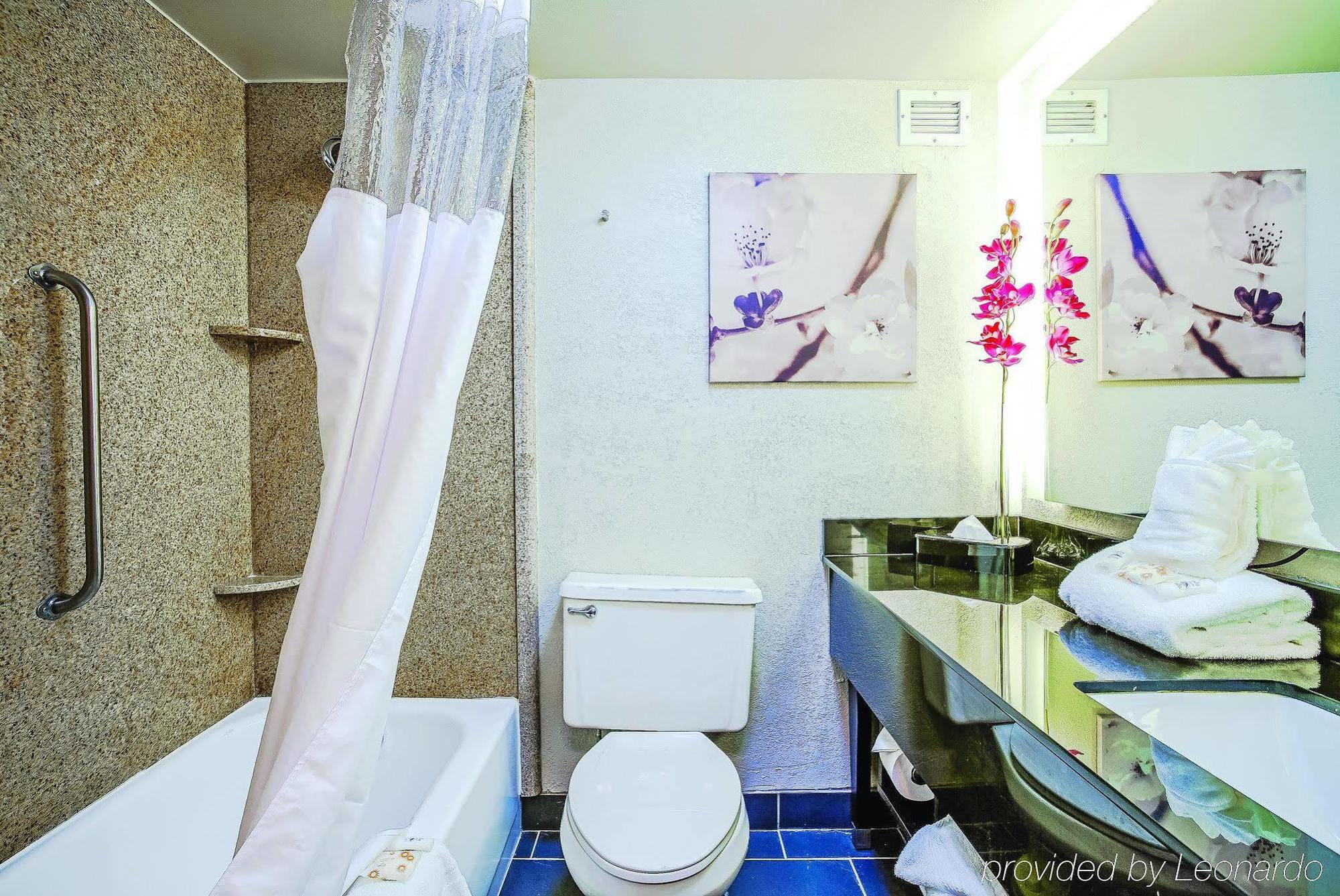 Holiday Inn & Suites Philadelphia-Runnemede/Exit 3-New Jersey Turnpike מראה חיצוני תמונה