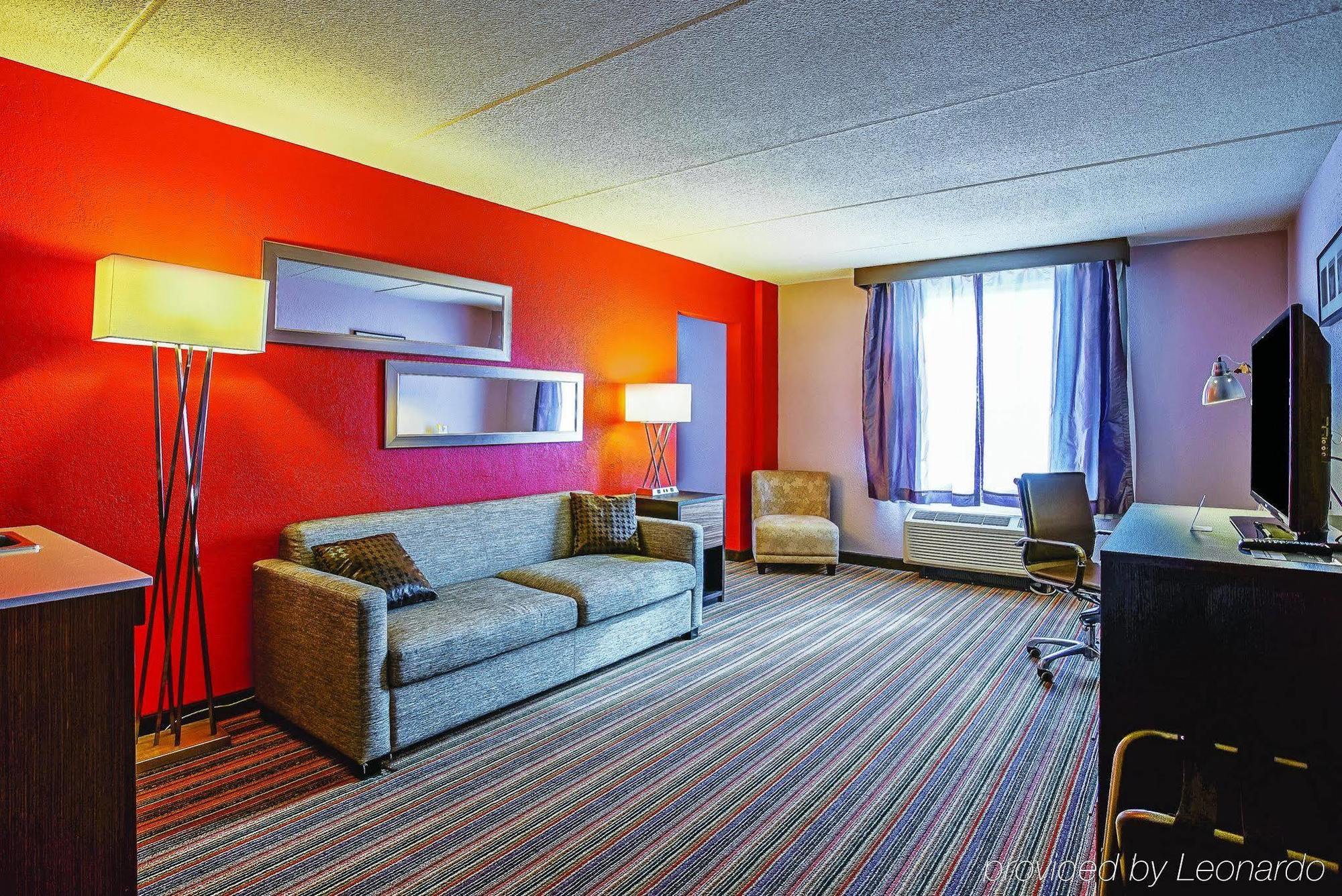 Holiday Inn & Suites Philadelphia-Runnemede/Exit 3-New Jersey Turnpike מראה חיצוני תמונה